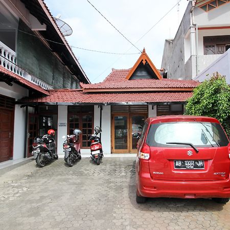 Reddoorz Plus Near Alun Alun Selatan Yogyakarta Ngoại thất bức ảnh