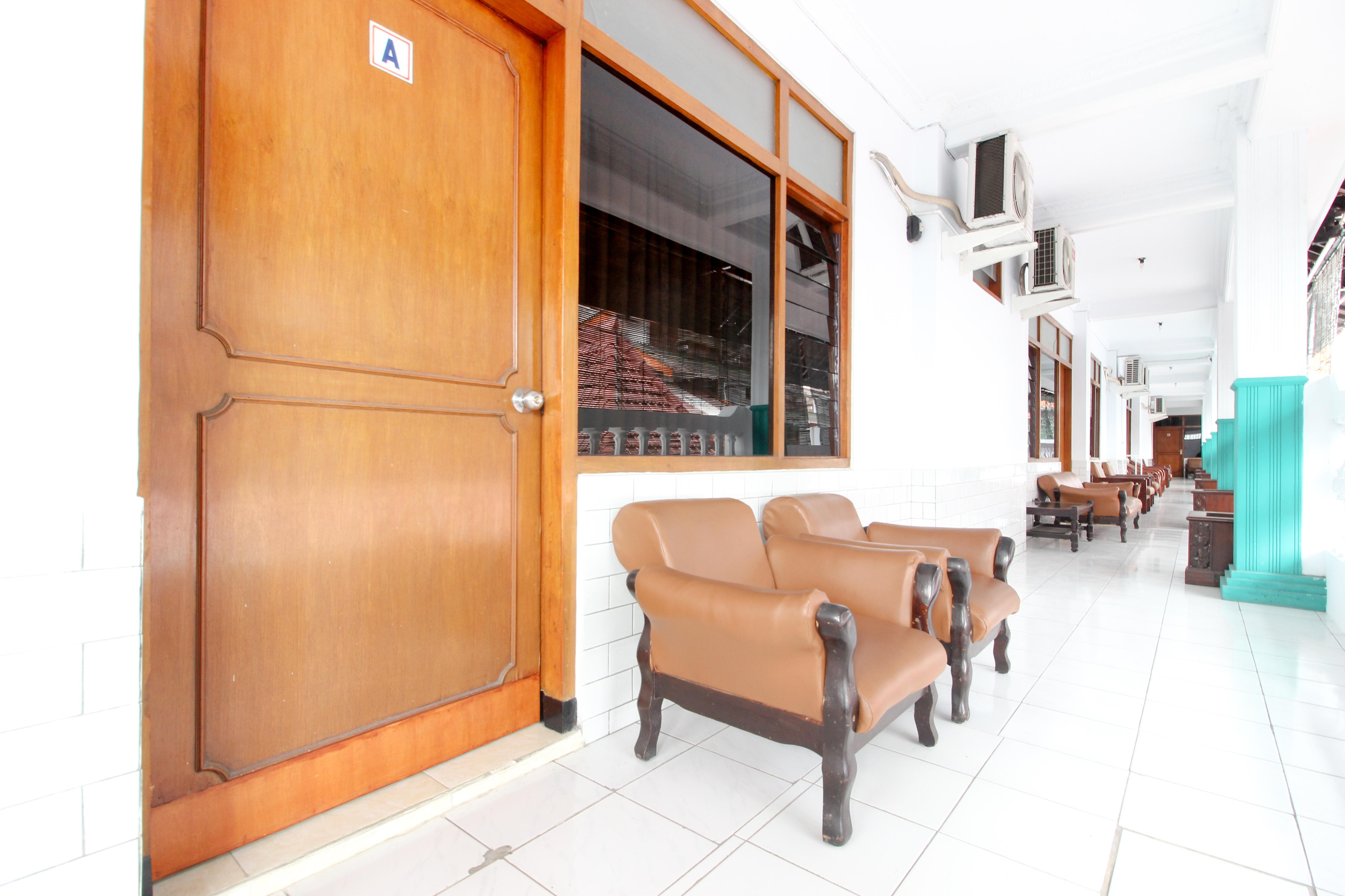 Reddoorz Plus Near Alun Alun Selatan Yogyakarta Ngoại thất bức ảnh