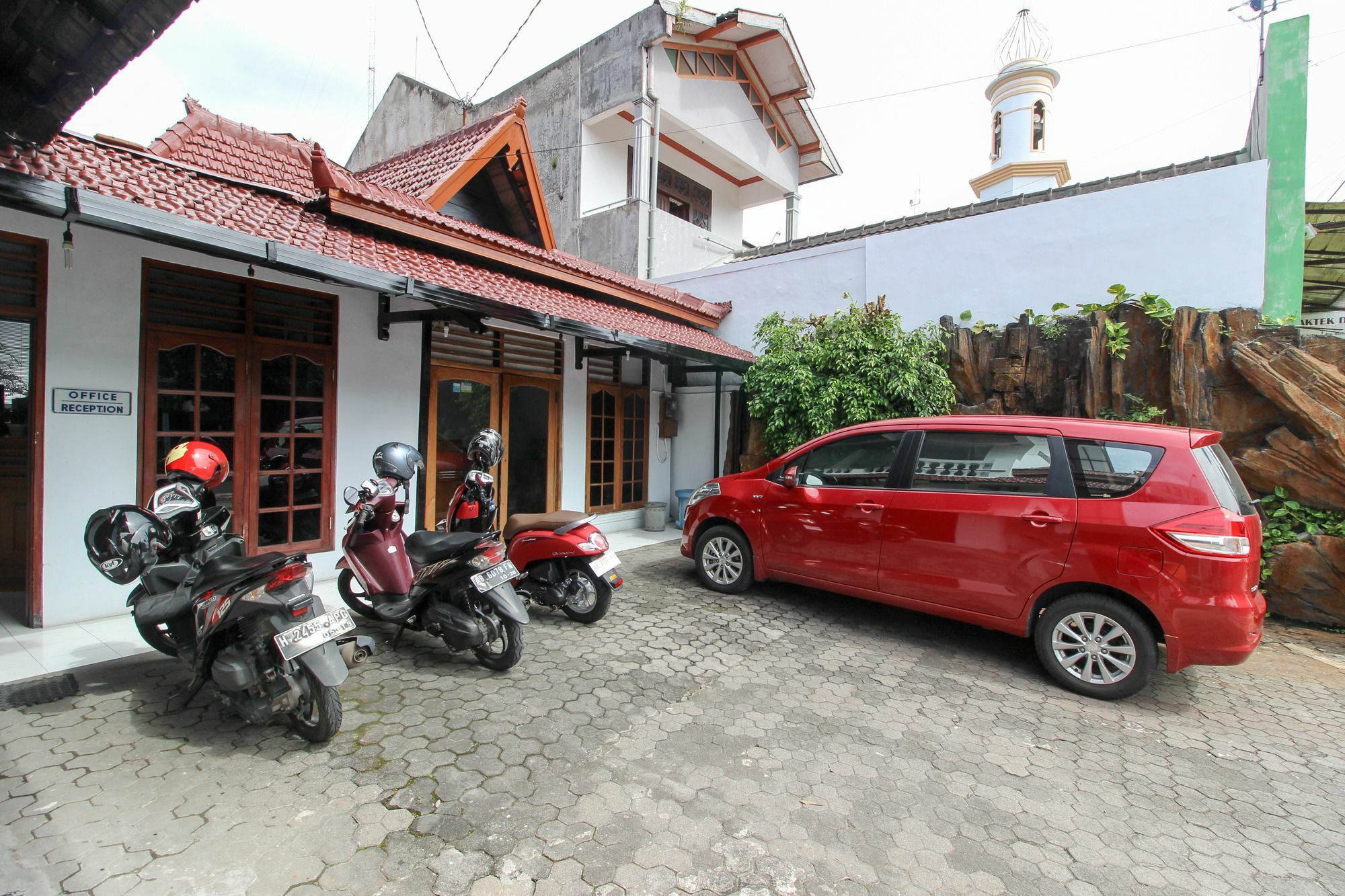 Reddoorz Plus Near Alun Alun Selatan Yogyakarta Ngoại thất bức ảnh